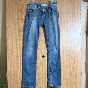 Buckle Women's Blue Straight Leg Jeans low raise.